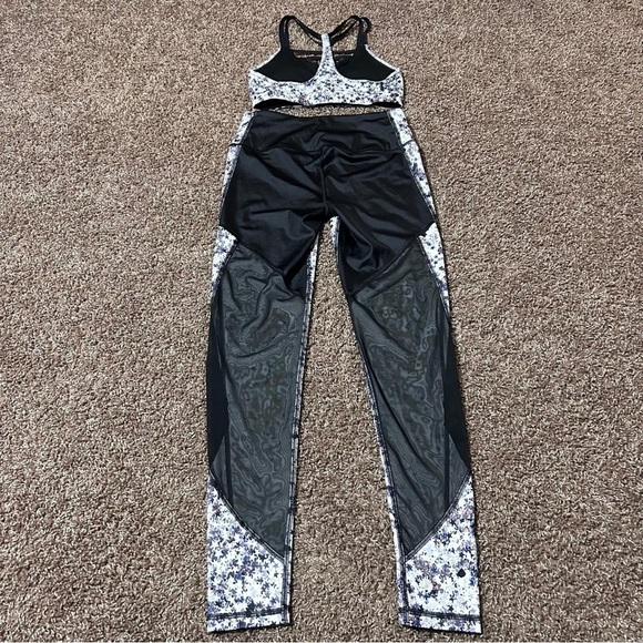 Victoria's Secret Black and White Artistic Bra and Leggings - Picture 12 of 12